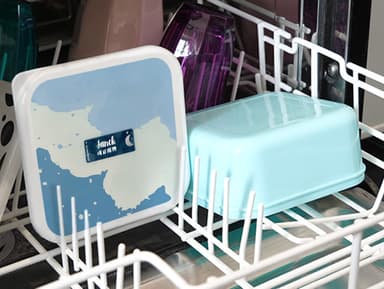 Małe naklejki imienne ze złotym wzorem