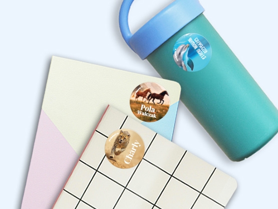 Okrągłe naklejki imienne świat