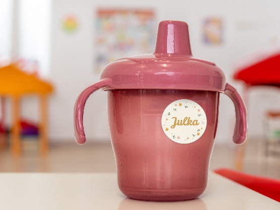 Okrągłe naklejki imienne design