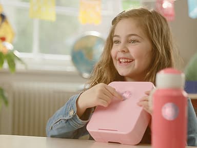 Okrągłe naklejki imienne design