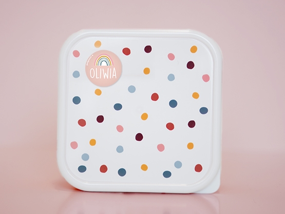 Okrągłe tematyczne naklejki imienne