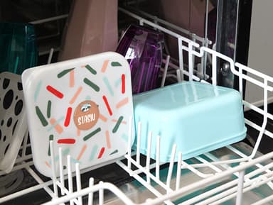 Okrągłe tematyczne naklejki imienne